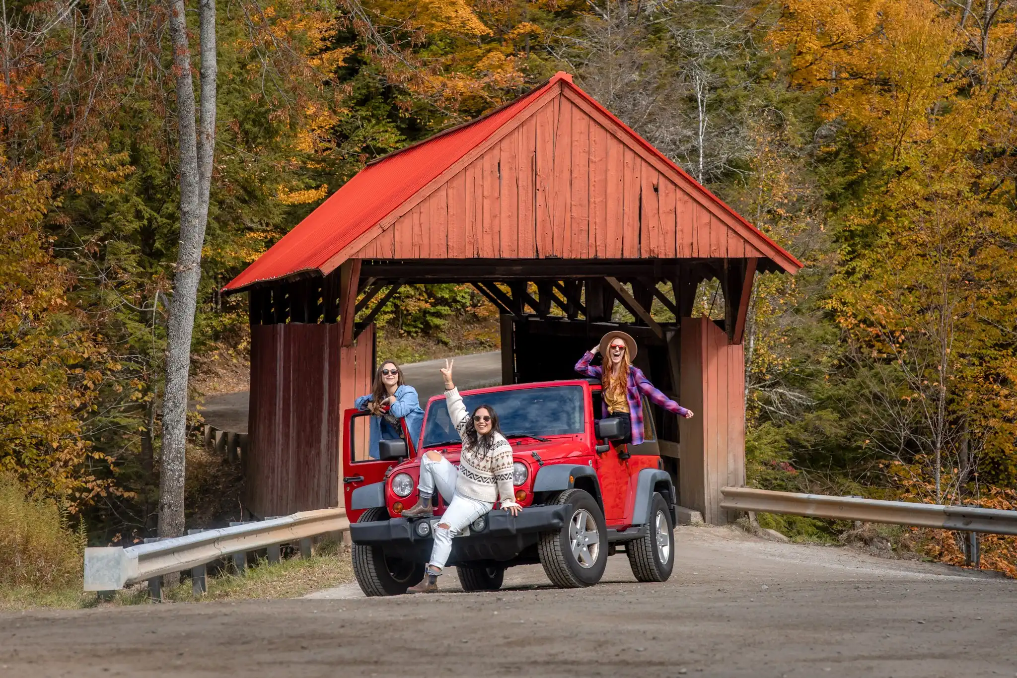 5 American Road Trip Destinations You Simply Can't Experience Without a Rental Car 1 new-england-fall-foliage-vermont-road-trip